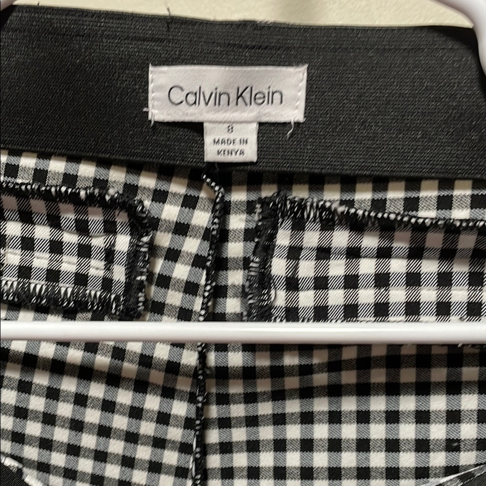 Calvin Klein Black and White Ankle Cropped Pants with Classic Pattern - Picture 2 of 4